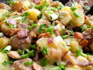 Salată nemțească de cartofi cu bacon