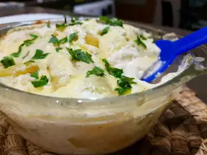 Cartofi cu smântână, preparați în vas de yena