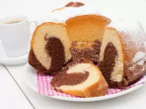 Câte ouă se pun la chec?