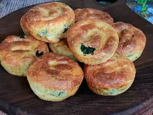 Plăcinte keto cu urzici