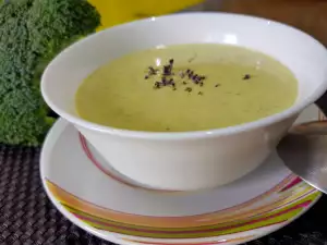 Keto supă cremă de broccoli