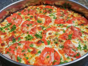 Pizza Marguerita keto cu blat de dovlecei