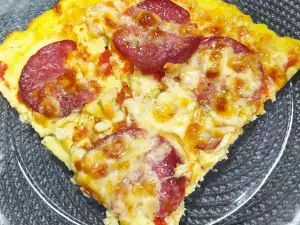 Pizza Keto cu bacon și cașcaval