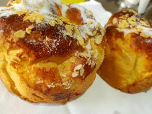 Cozonaci aromați și pufoși