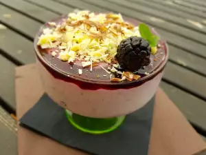 Cremă proaspătă cu mure și mascarpone