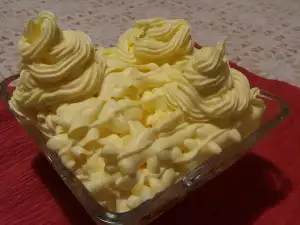 Cremă Chantilly pentru torturi