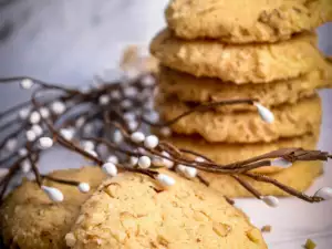 Biscuiți moi cu unt și nuci