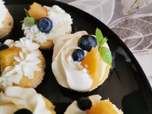 Mini cheesecake cu mango și limetă