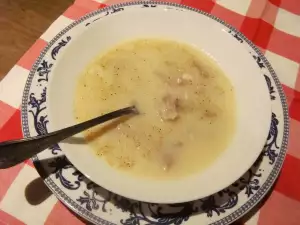 Supă din picioare, urechi și cozi de porc