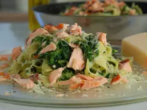 Paste Fettuccine cu somon