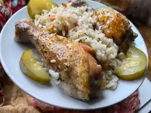 Carne de pasăre cu orez și vin alb, la cuptor