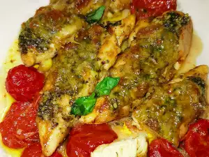 Pui la cuptor cu pesto și mozzarella