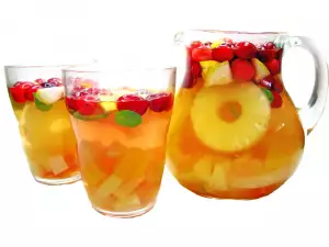 Sangria cu vin alb