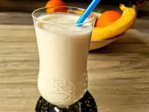 Shake proteic de banane și brânză de vaci cu albuș de ou