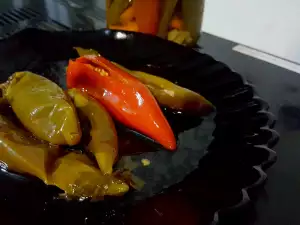 Ardei iute crăpat, la borcan