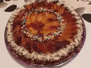 Tort răsturnat de mere cu caramel