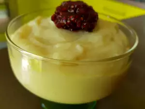 Crema rapidă de ouă, pentru tort