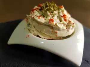 Aperitiv cu cremă de brânză,urdă și maioneză