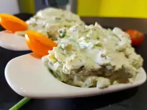 Cremă aperitiv verde, cu avocado și usturoi proaspăt