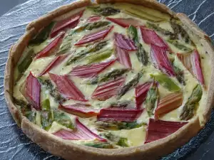 Quiche cu sparanghel și rubarbă