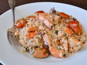 Risotto cu fructe de mare și roșii