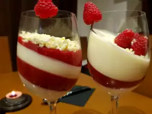 Desert romantic cu zmeură și mascarpone