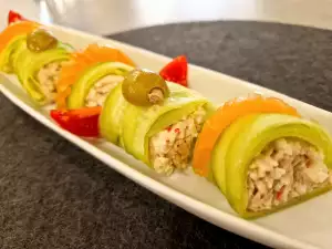 Rulouri festive de castraveți cu umplutură de pește