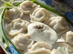 Pelmeni rusești cu carne de vită și miel