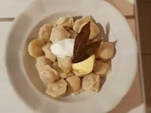 Pelmeni rusești cu umplutură delicioasă