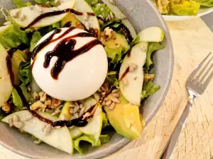 Salată cu Burrata și pere