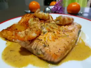 Somon cu creveți în șampanie și șofran