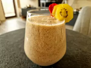Shake din kiwi, căpșuni și chia