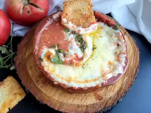 Brânză Provolone cu sos de roșii
