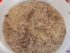 Sirop aromat din soc, fără fierbere