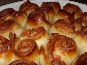 Plăcintă dulce, însiropată