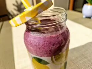 Smoothie proteic ​​din caju și afine