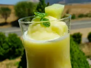 Sorbet răcoritor de pepene galben și ananas