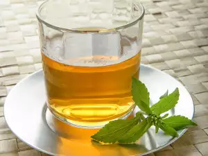 De ce să bem ceai de stevia?