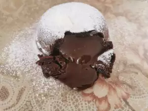 Sufleu de ciocolată cu umplutură lichidă Lindt