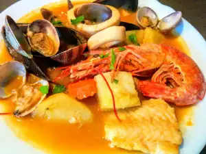 Suquet de pește și fructe de mare