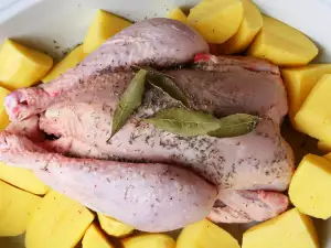 Trebuie spălată carnea de pui înainte de gătire?