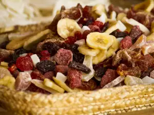 Cât sunt de calorice fructele uscate?