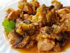 Kavarma tradițională cu carne de porc și praz