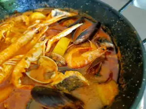 Tocăniță de pește și fructe de mare