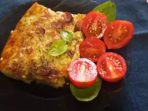 Caserolă cu dovlecei, brânză și cârnați