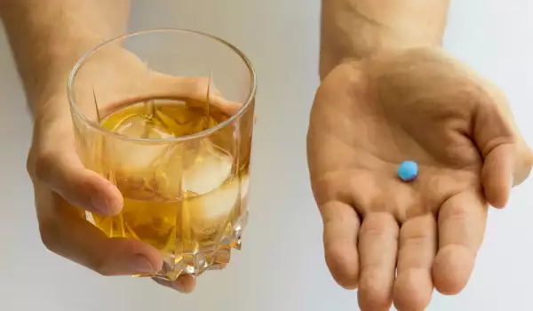De ce nu ar trebui să se combine alcoolul și medicamentele?