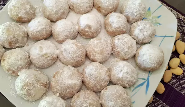 Prăjituri armenești cu migdale