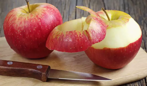 Decojirea facilă a merelor