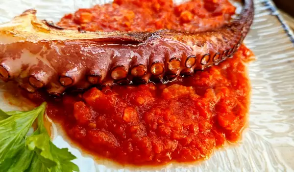 Caracatiță cu sos Arrabbiata pentru ocazii festive