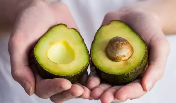 Se poate mânca un avocado necopt și de ce este benefic?